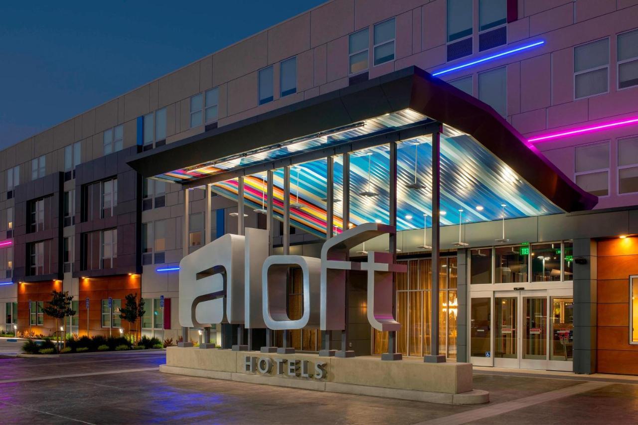 ホテル Aloft Omaha West エクステリア 写真